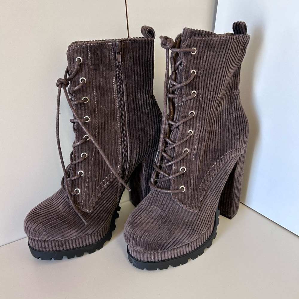 Women’s Wild Diva Vivian brown corduroy lace up heeled boots